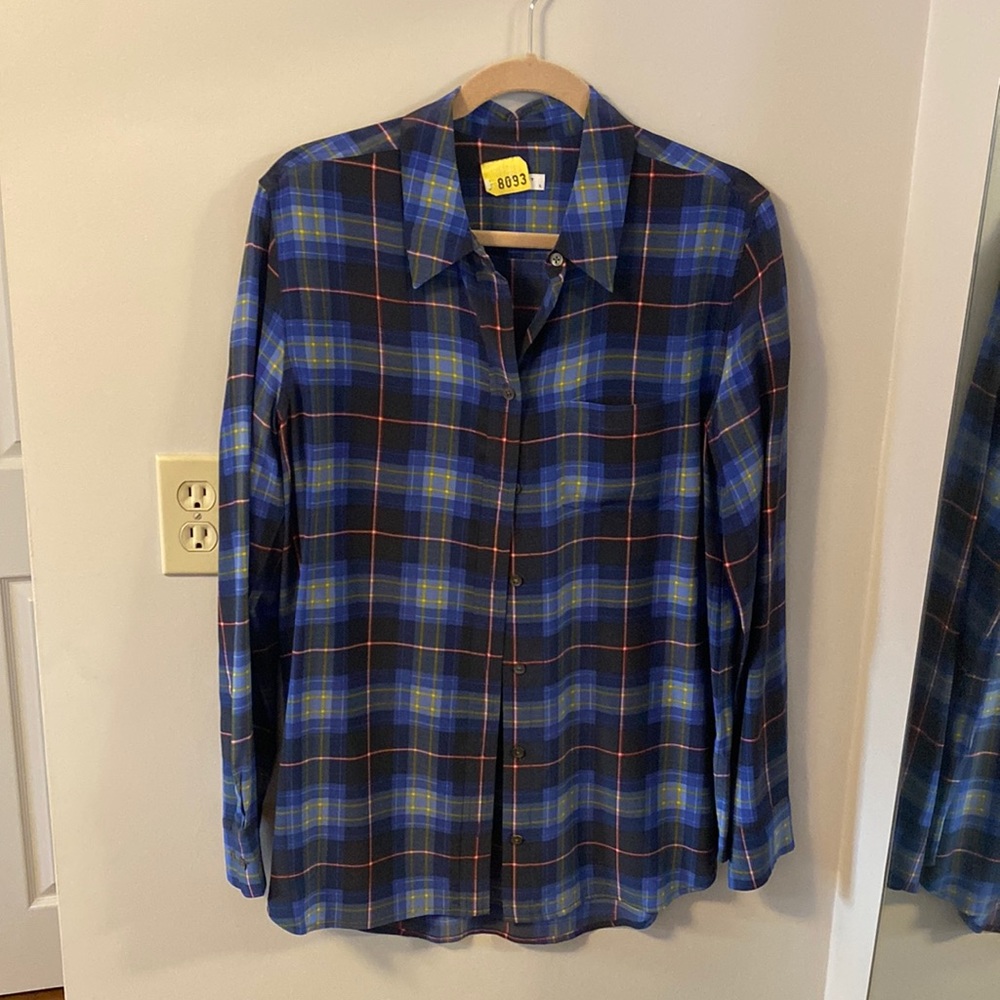 Equipment button down. Size L